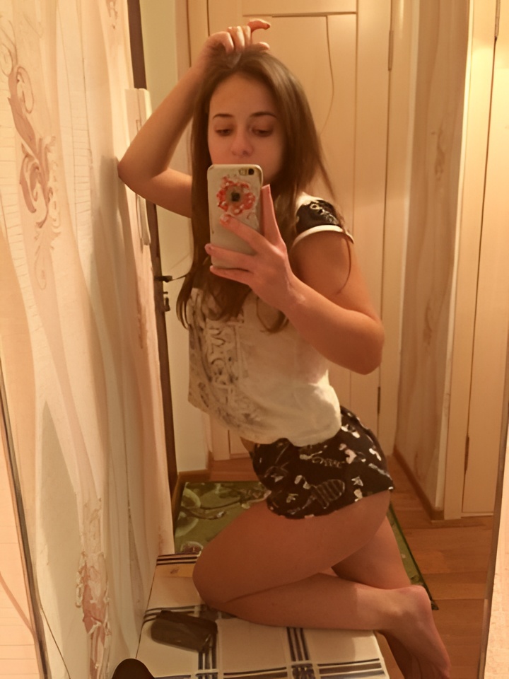 Виргиния привлекальеная девушка из Колпино цена от 5000 руб