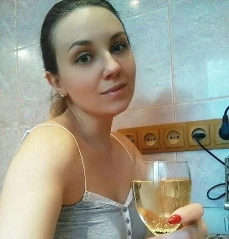 Надя привлекальеная девушка из Колпино цена от 3500 руб