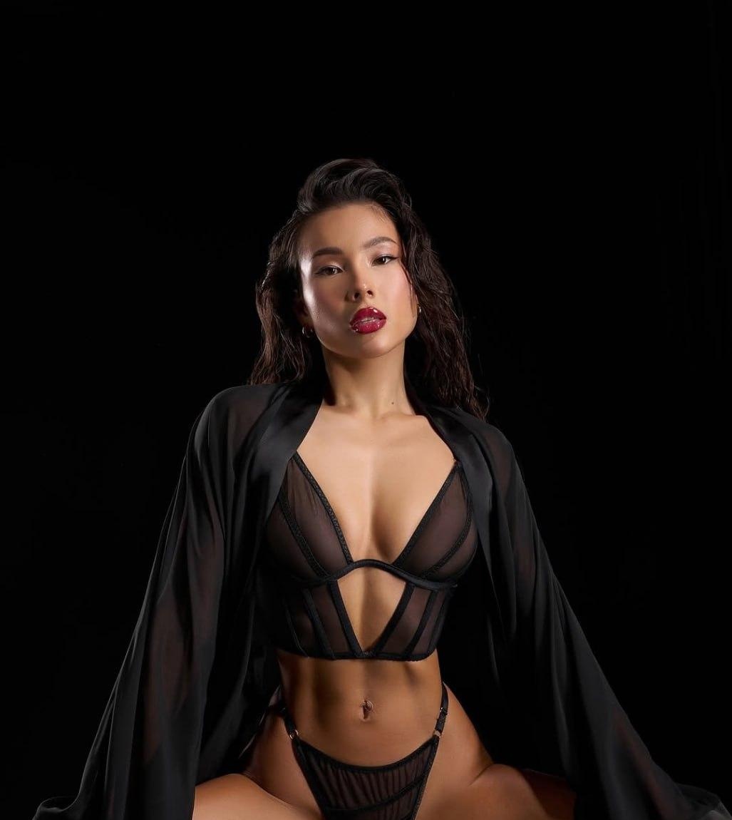 АСЯ привлекальеная девушка из Колпино цена от 6000 руб