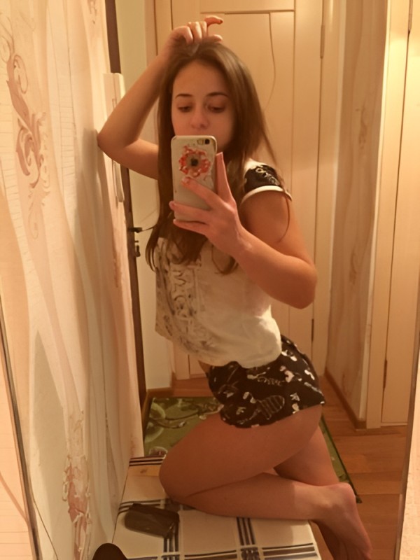 Ида привлекательная девушка из Колпино цена от 4000 руб