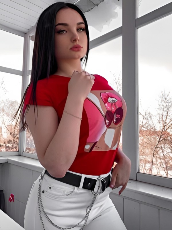 Кира привлекательная девушка из Колпино цена от 3000 руб