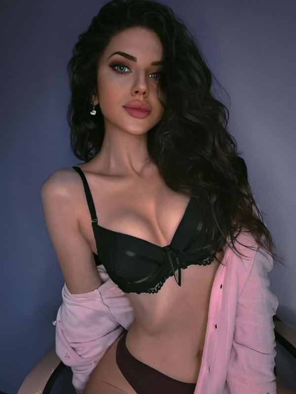 Варвара привлекательная девушка из Колпино цена от 2500 руб