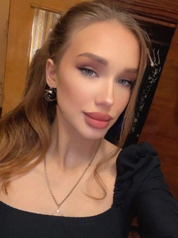 Алиса привлекательная девушка из Колпино цена от 3000 руб