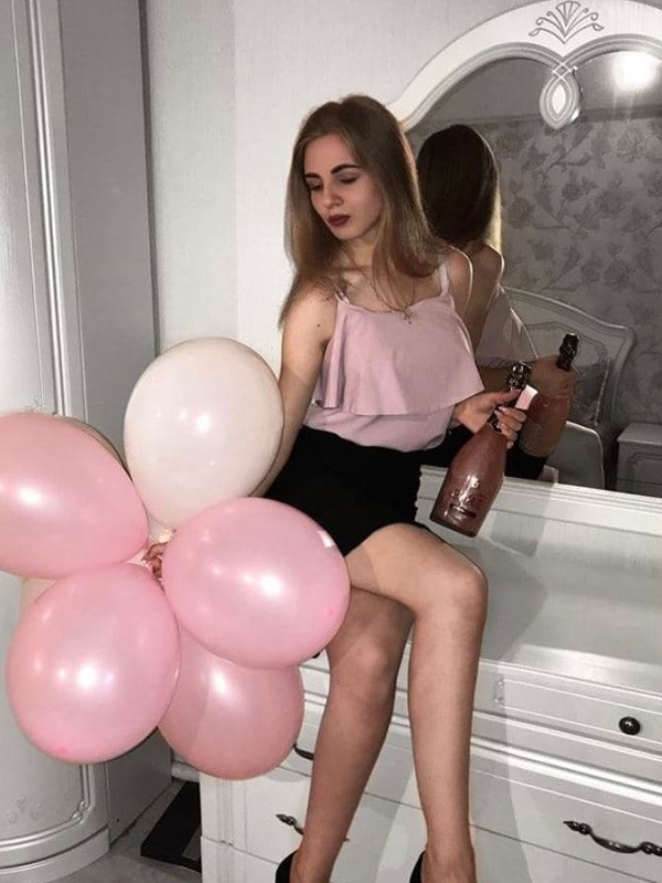 🎥 Тася привлекательная девушка из Колпино цена от 5000 руб