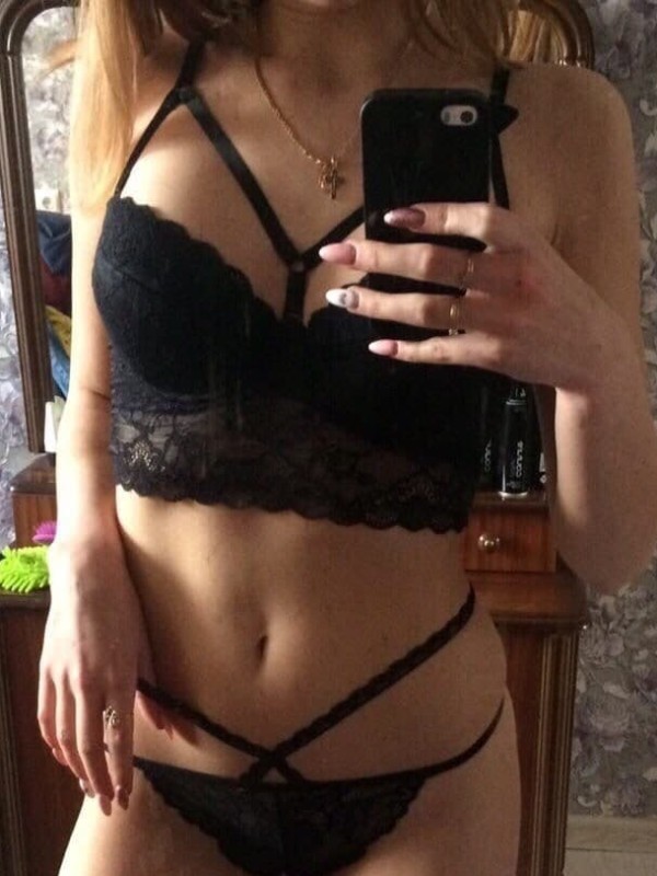 Нинель привлекательная девушка из Колпино цена от 3500 руб