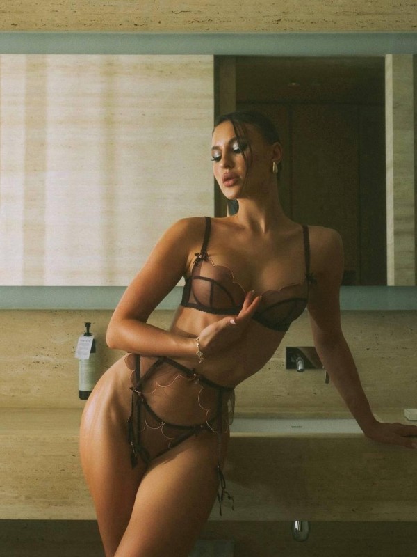 Марфа привлекательная девушка из Колпино цена от 12000 руб