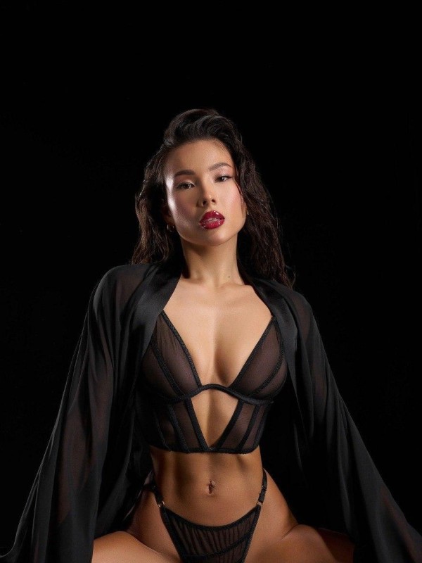 Светка привлекательная девушка из Колпино цена от 5000 руб