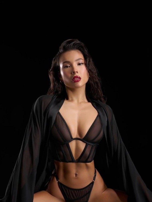 АСЯ привлекательная девушка из Колпино цена от 6000 руб